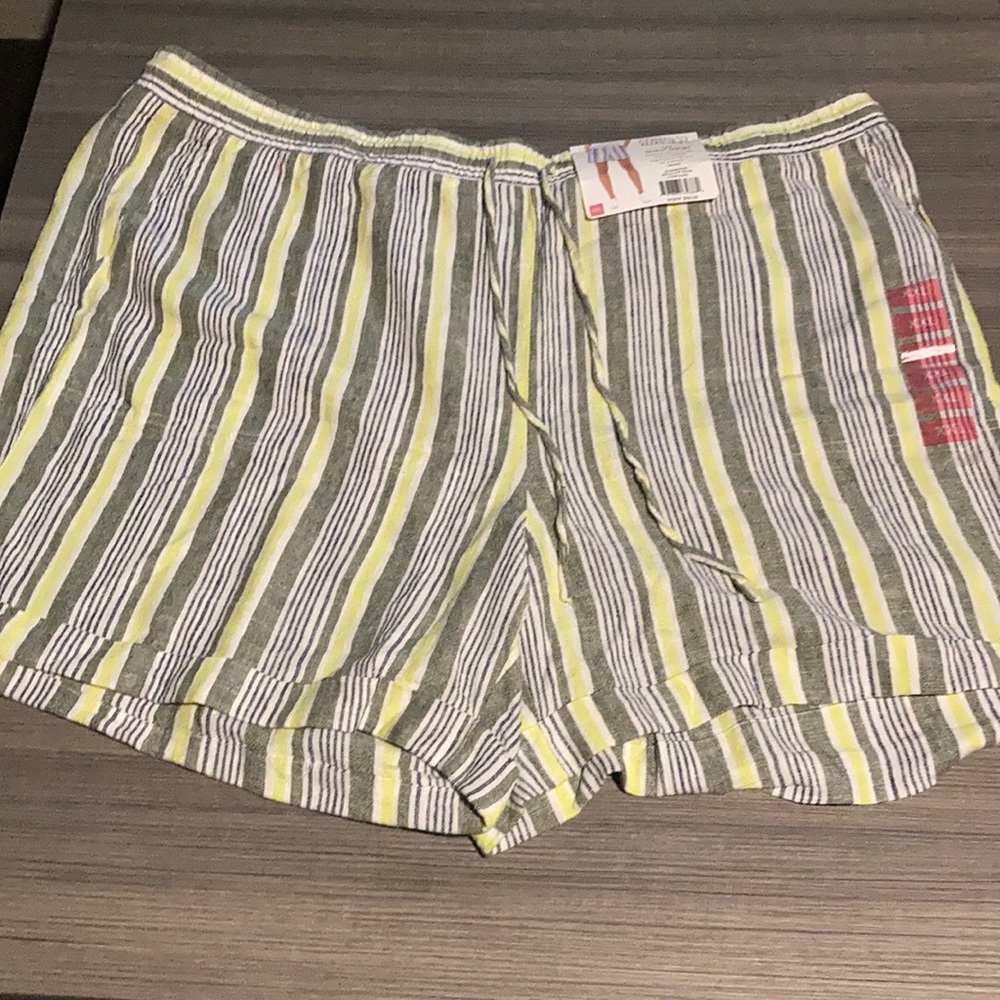 XXL Company Ellen Tracy. New Linen shorts